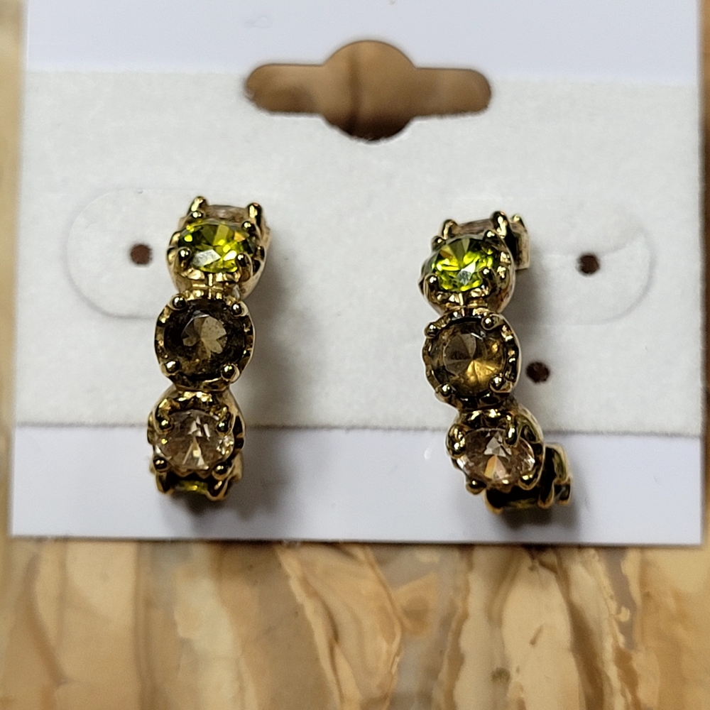Elegant 925 Gold and Green Crystal Earrings. - Picture 6 of 10